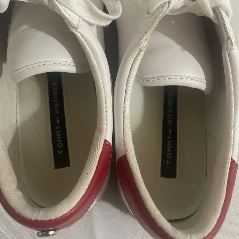 Tommy Hilfiger White/Red Low-Top Stripes Sneakers Women 8